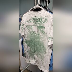 Men's Medium Nike Short Sleeve Shirt EUC